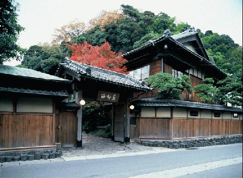 西村屋　本館